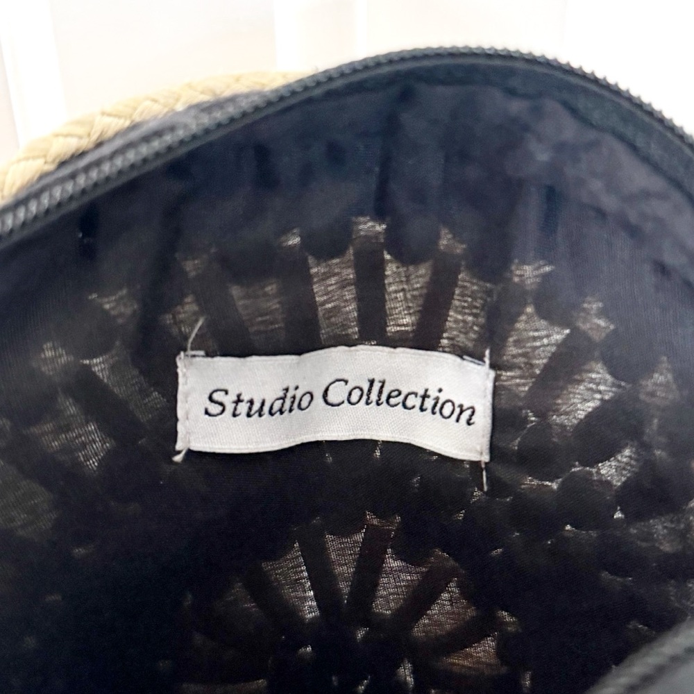 Stylish Studio Collection Wood Bead Woven Round Crossbody Bag - Picture 7 of 13